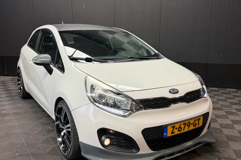 Kia Rio (2013)