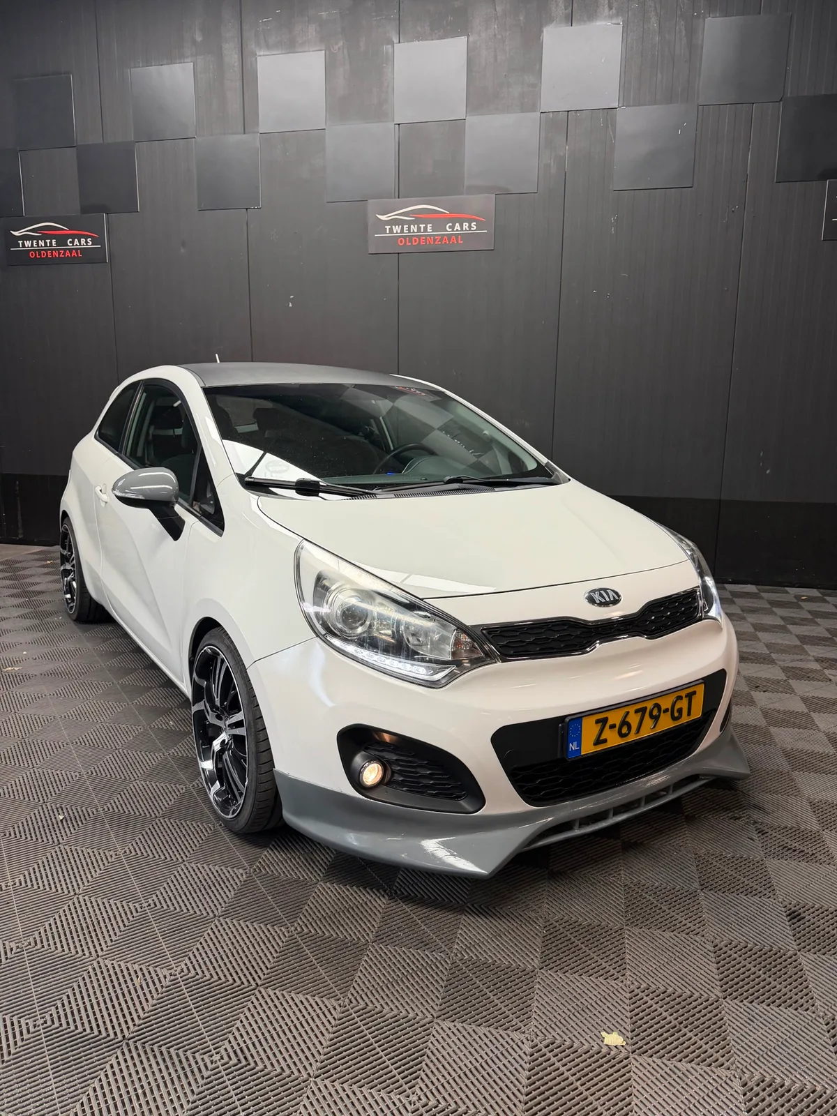 Kia Rio (2013) — foto 1