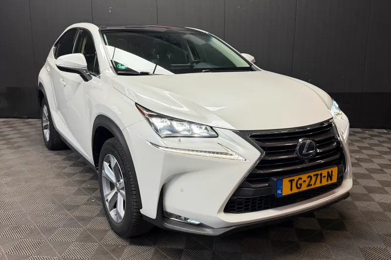 Lexus NX (2015)