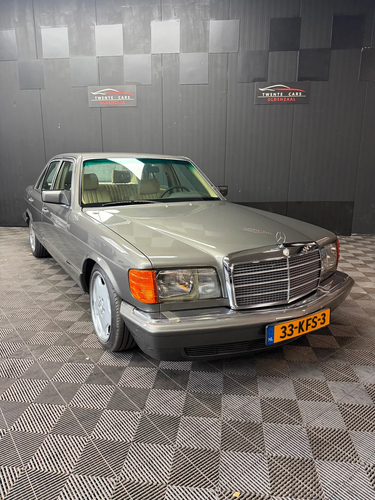Mercedes-Benz 300 SD Turbodiesel OM617 (1985) — foto 1