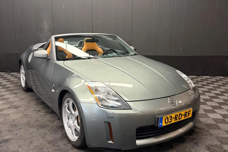 Nissan 350Z Roadster (2005)