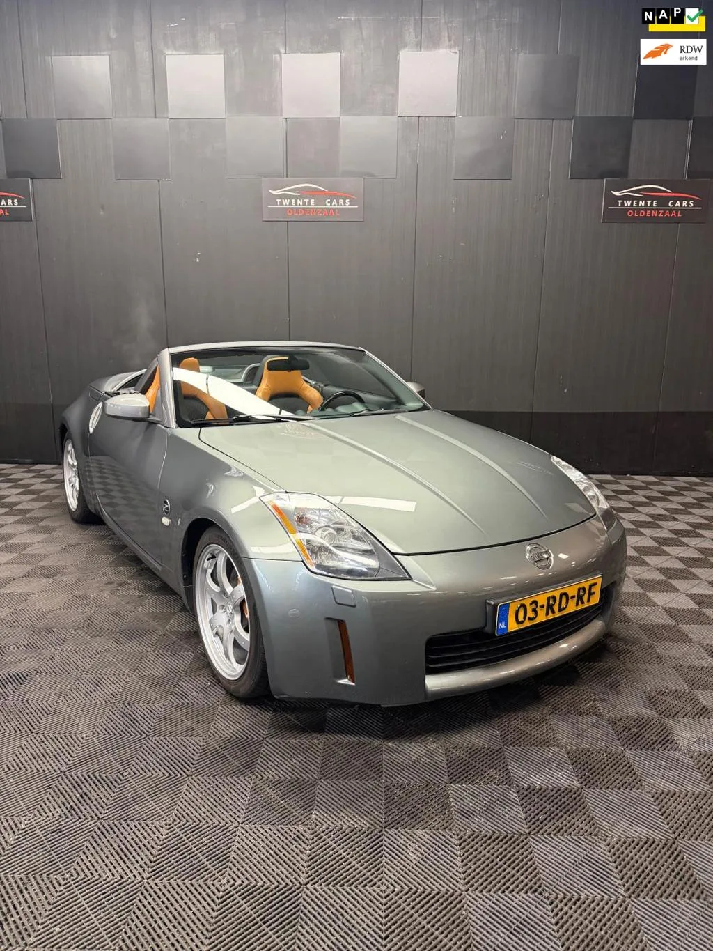 Nissan 350Z (2005) — foto 1
