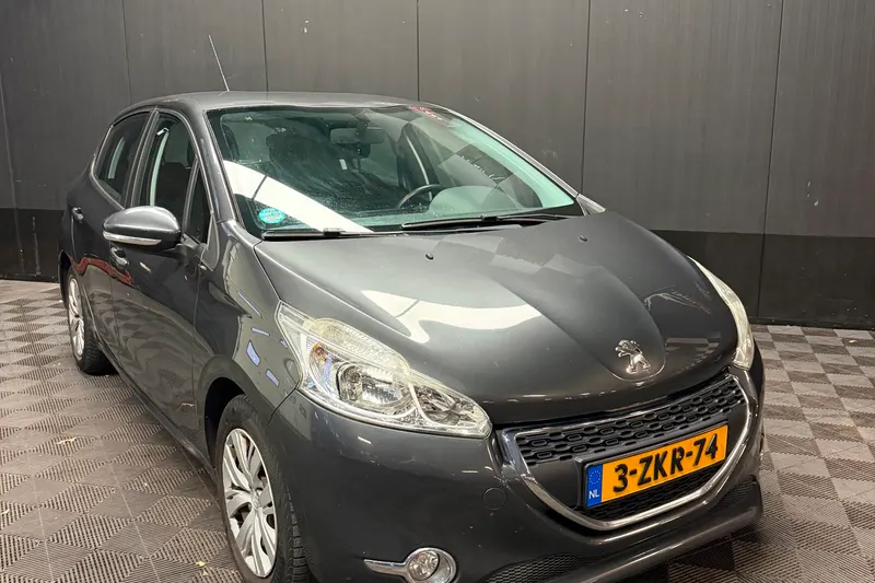 Peugeot 208 (2013)