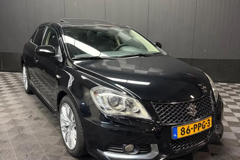 Suzuki Kizashi (2011)