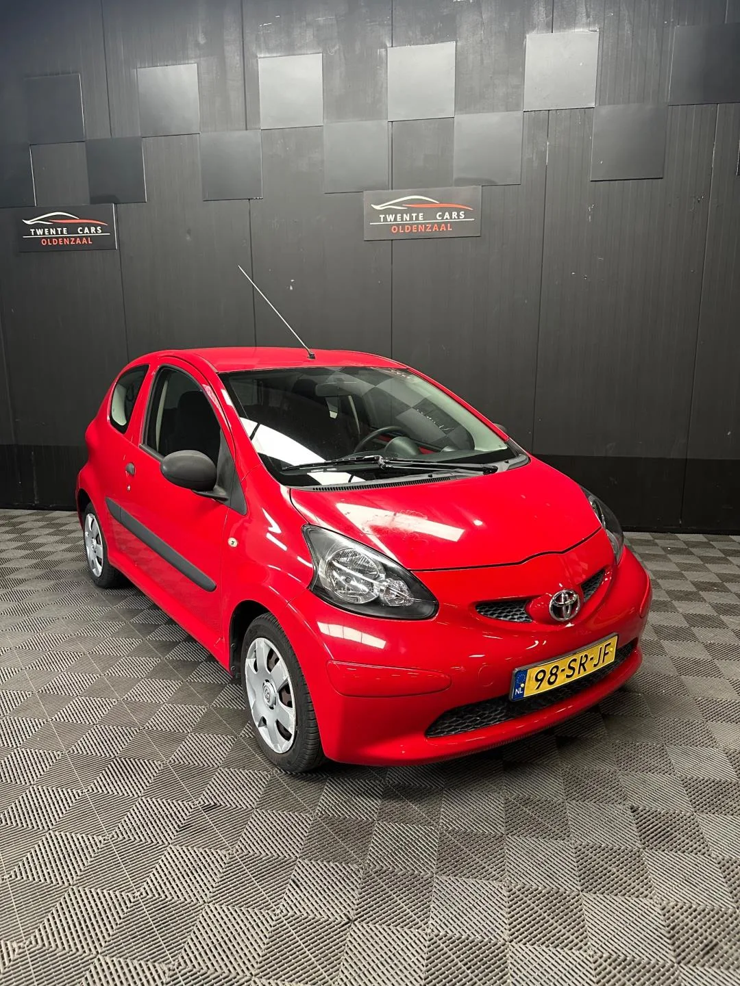 Toyota Aygo (2006) — foto 1