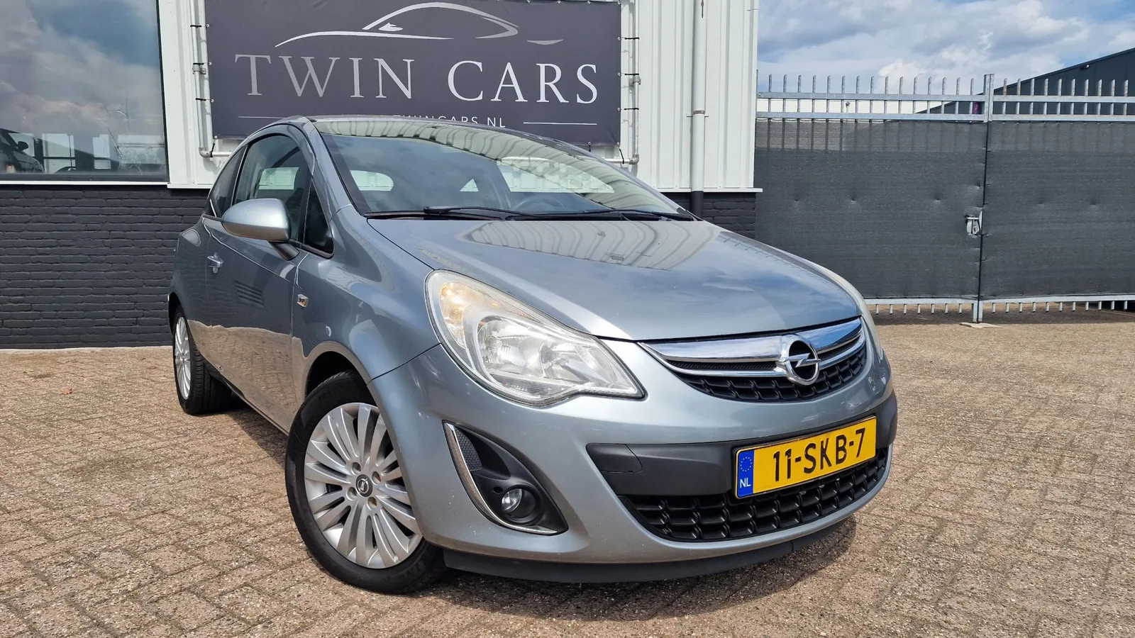 Opel Corsa (2011) — foto 1