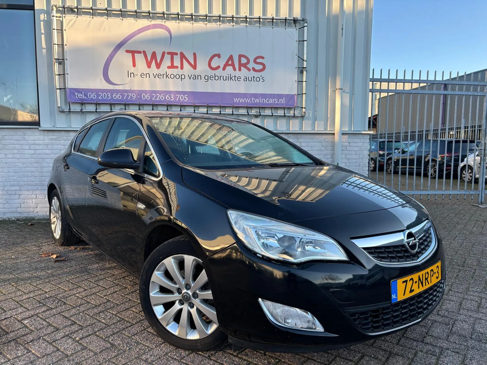 Opel Astra (2010) — foto 1