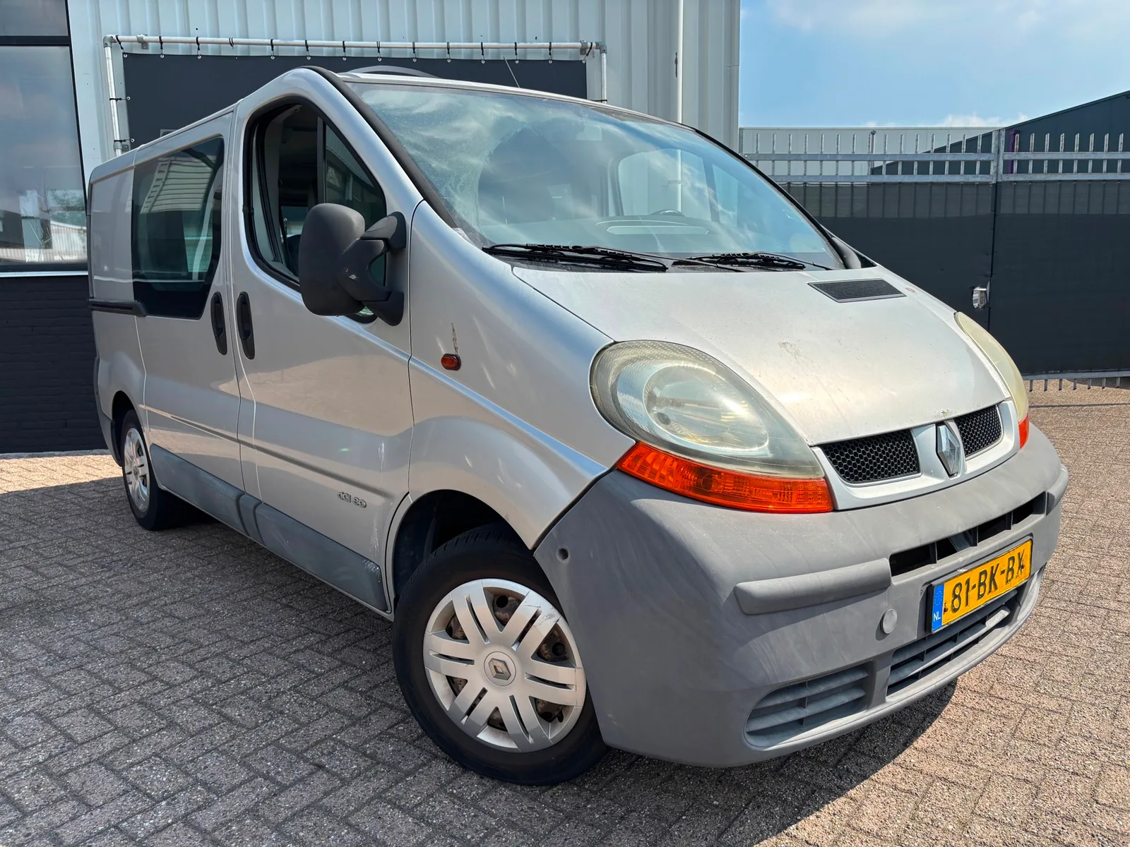 Renault Trafic (2003) — foto 1