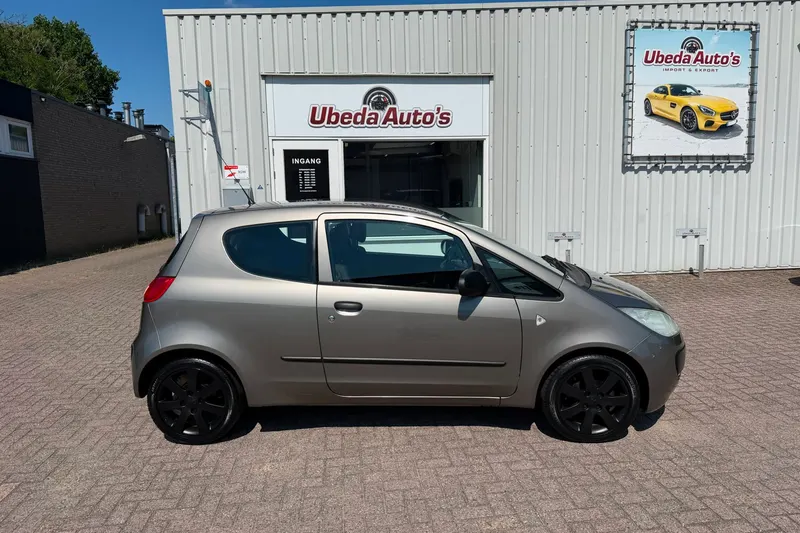 Mitsubishi Colt (2008)