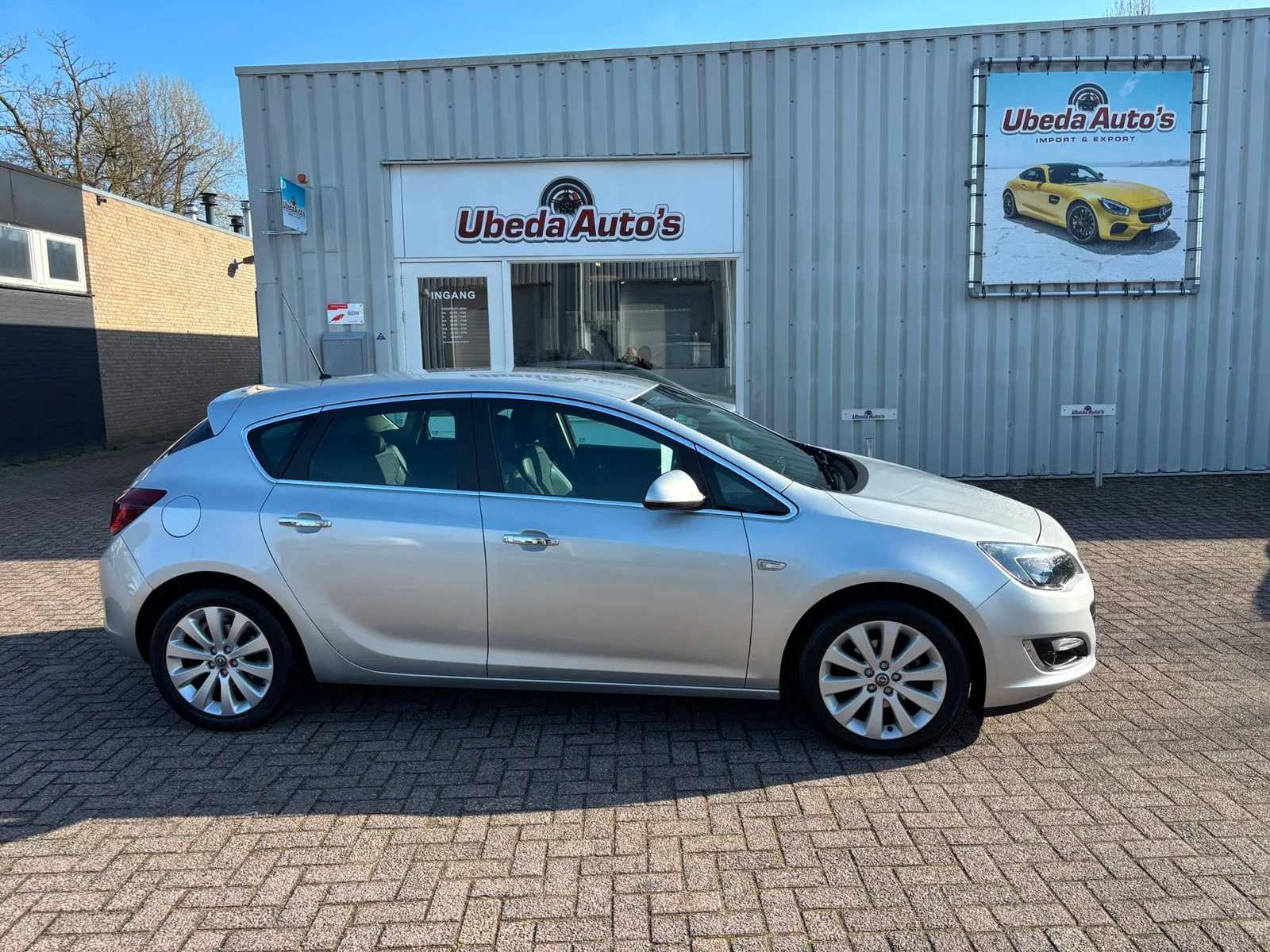 Opel Astra (2013) — foto 1