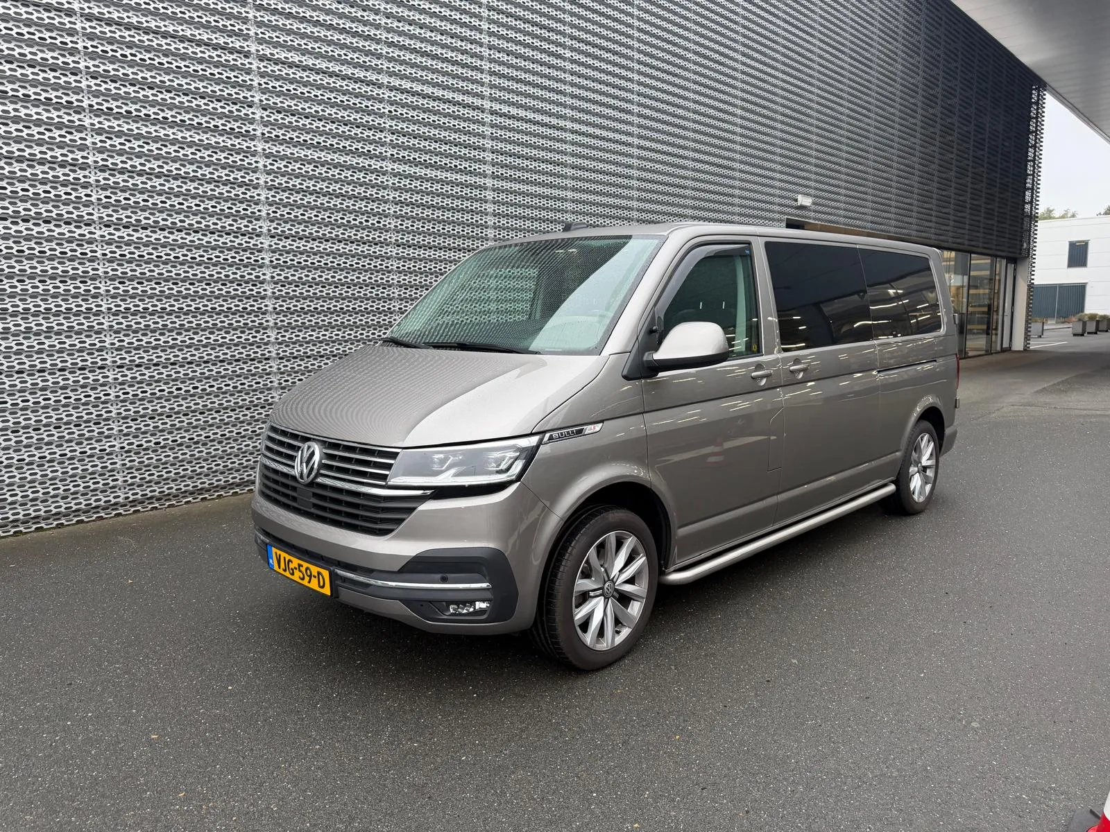 Volkswagen Transporter (2021) — foto 1