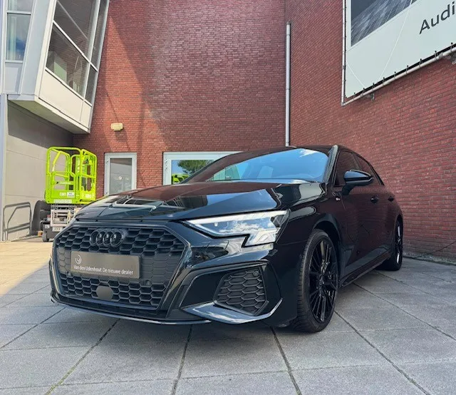 Audi A3 (2024) — foto 1