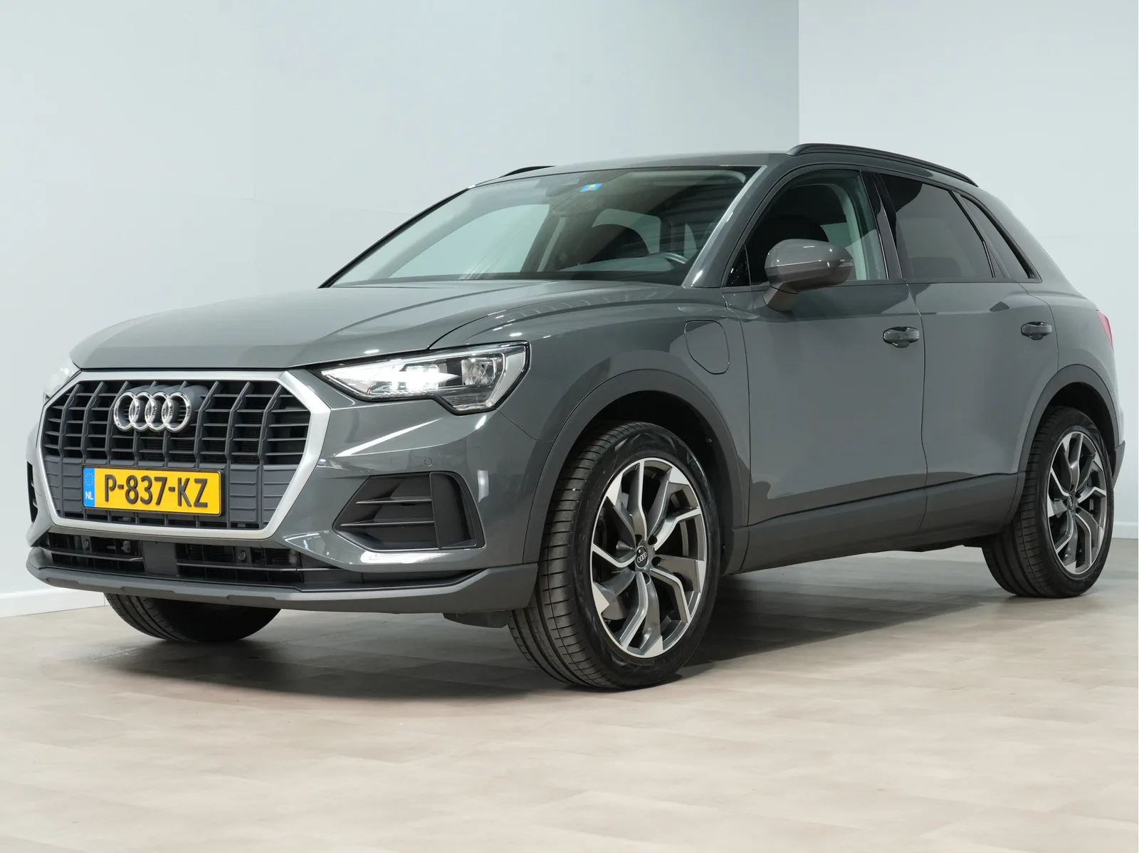 Audi Q3 (2021) — foto 1