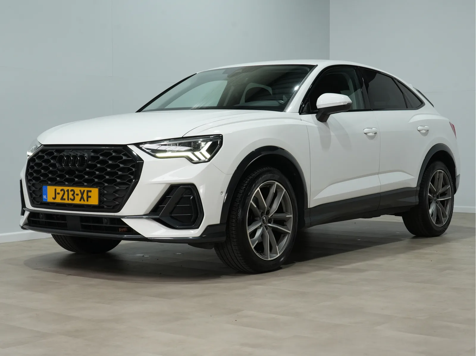 Audi Q3 (2020) — foto 1