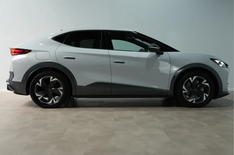CUPRA Tavascan (2025)
