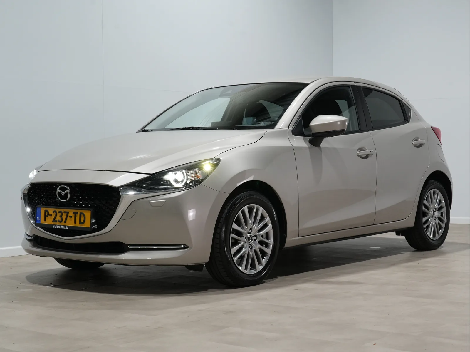 Mazda 2 (2022) — foto 1