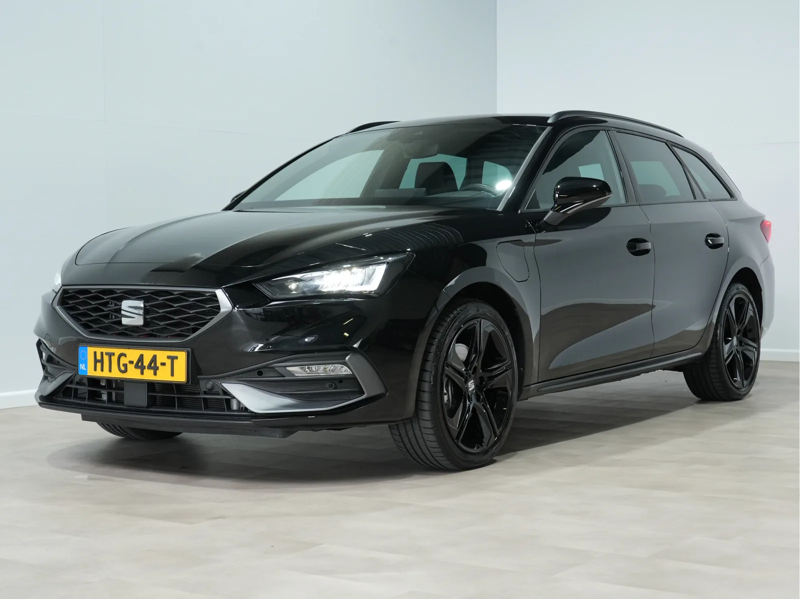 SEAT Leon (2025) — foto 1