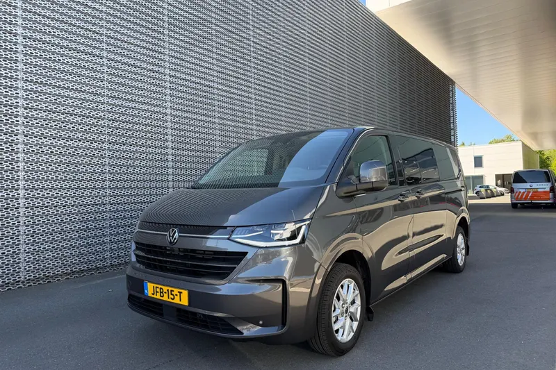 Volkswagen E-Caravelle (2025)