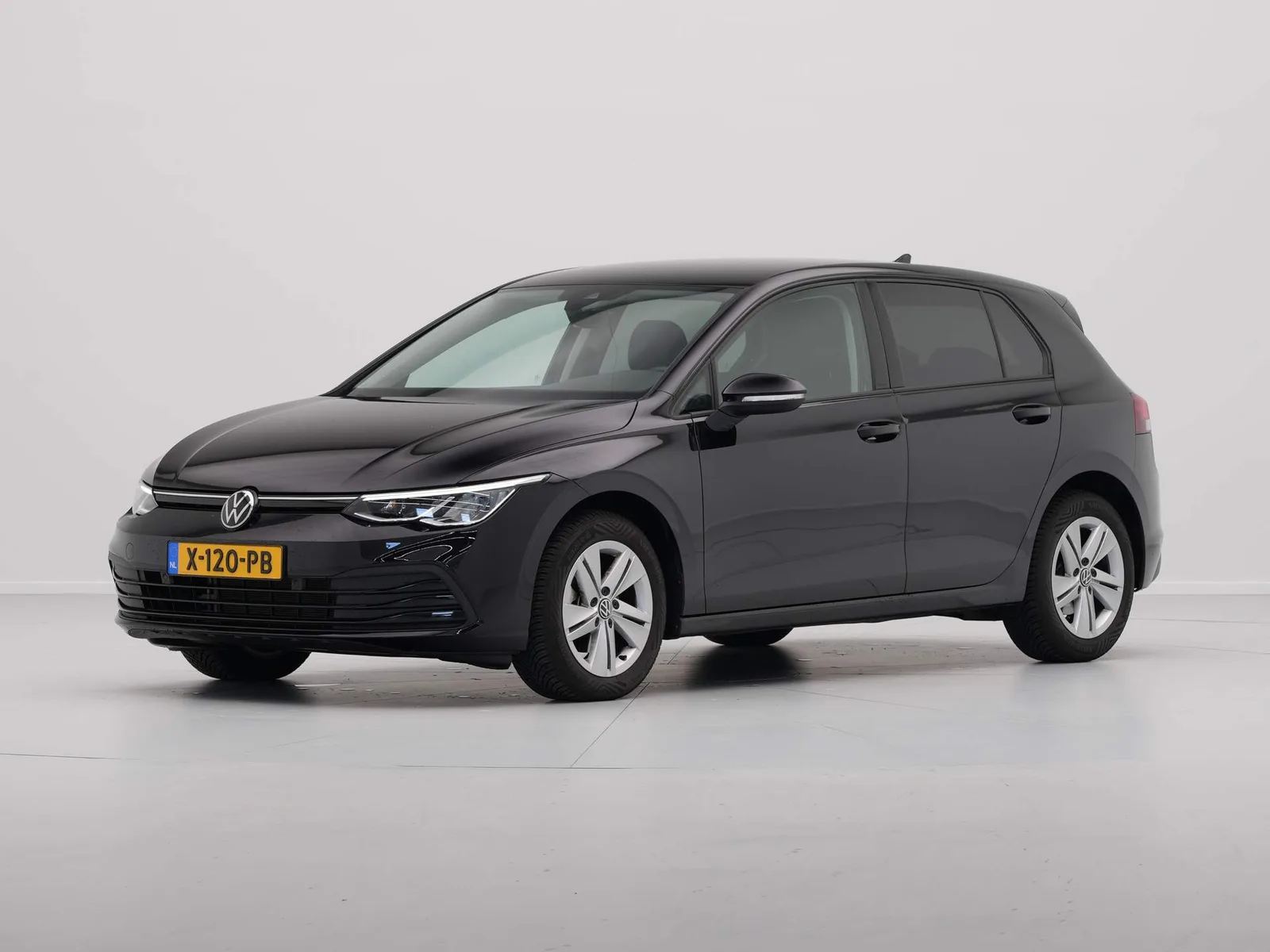 Volkswagen Golf (2024) — foto 1