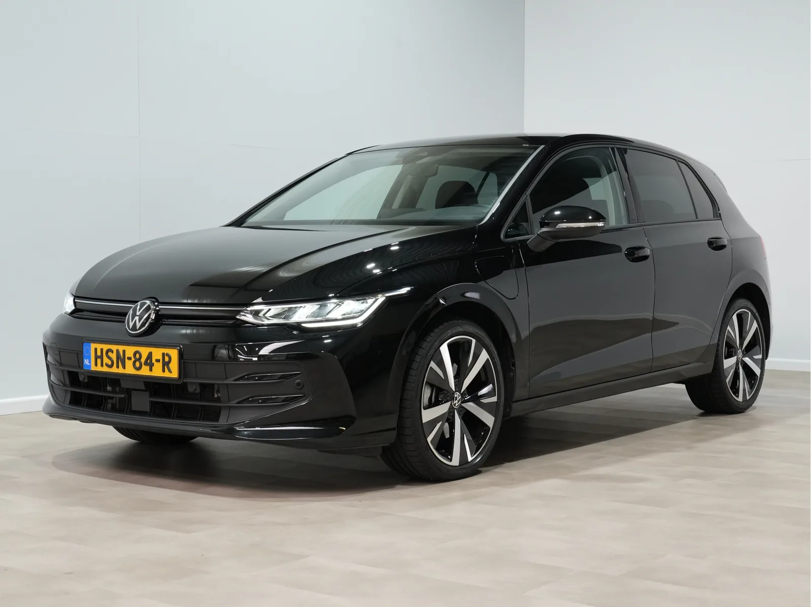 Volkswagen Golf (2025) — foto 1