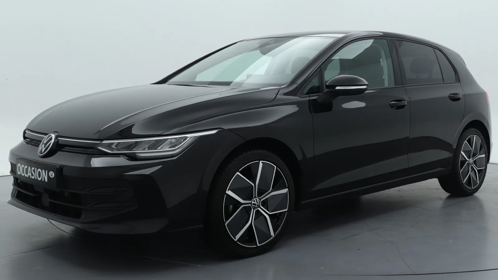 Volkswagen Golf (2024) — foto 1