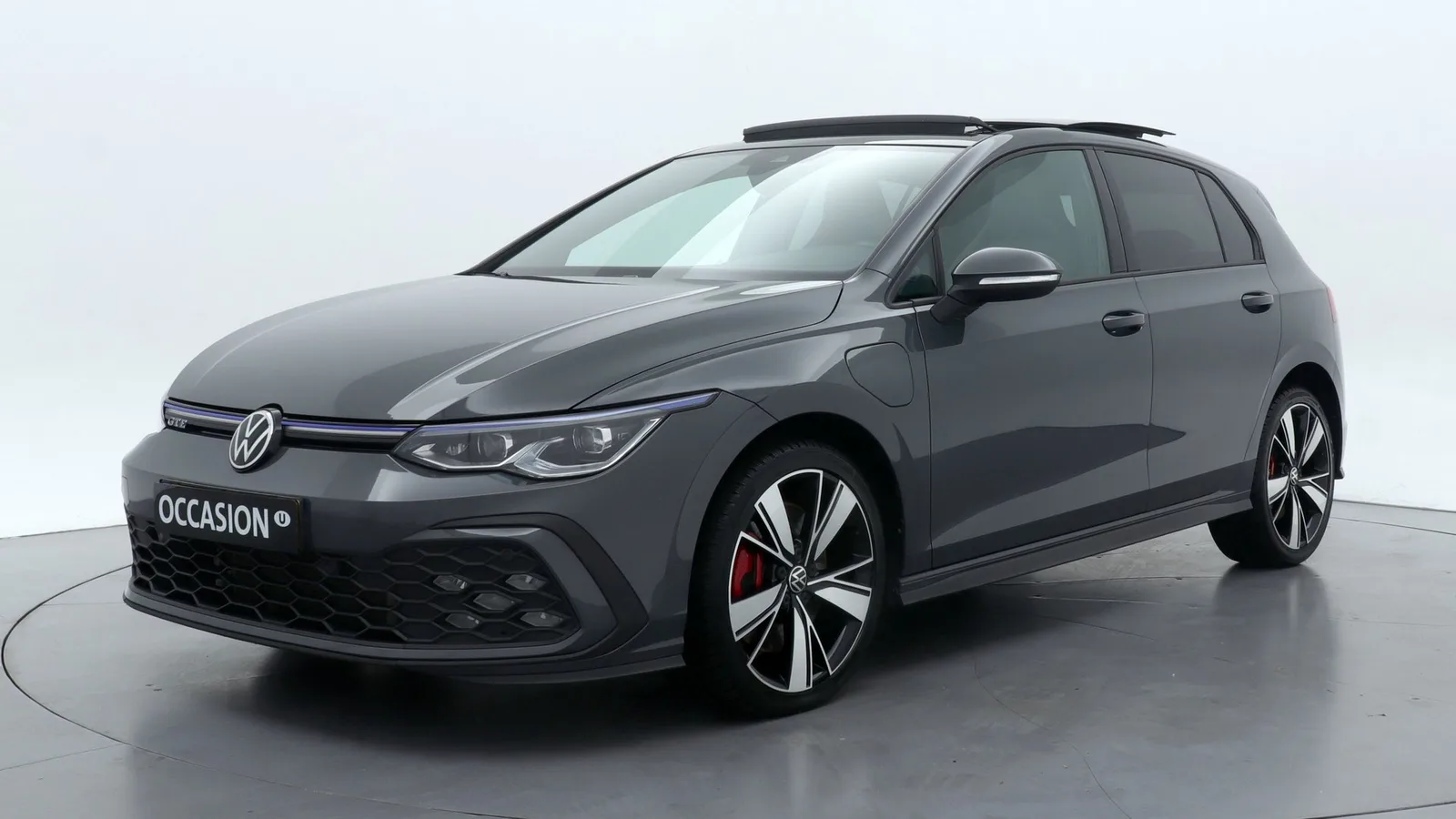 Volkswagen Golf (2023) — foto 1