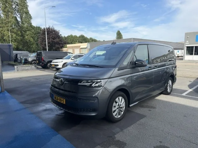 Volkswagen Multivan (2025) — foto 1