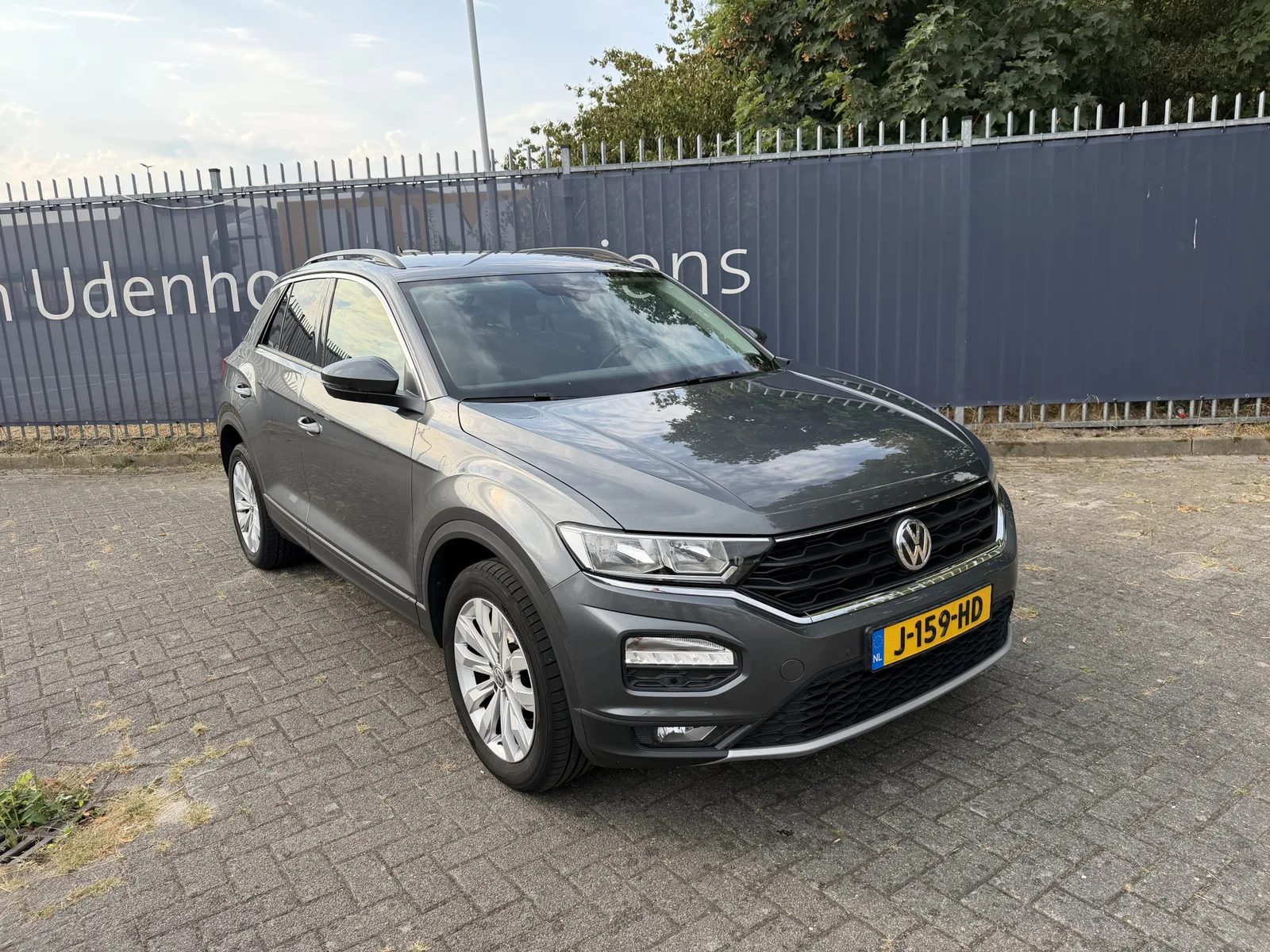 Volkswagen T-Roc (2020) — foto 1
