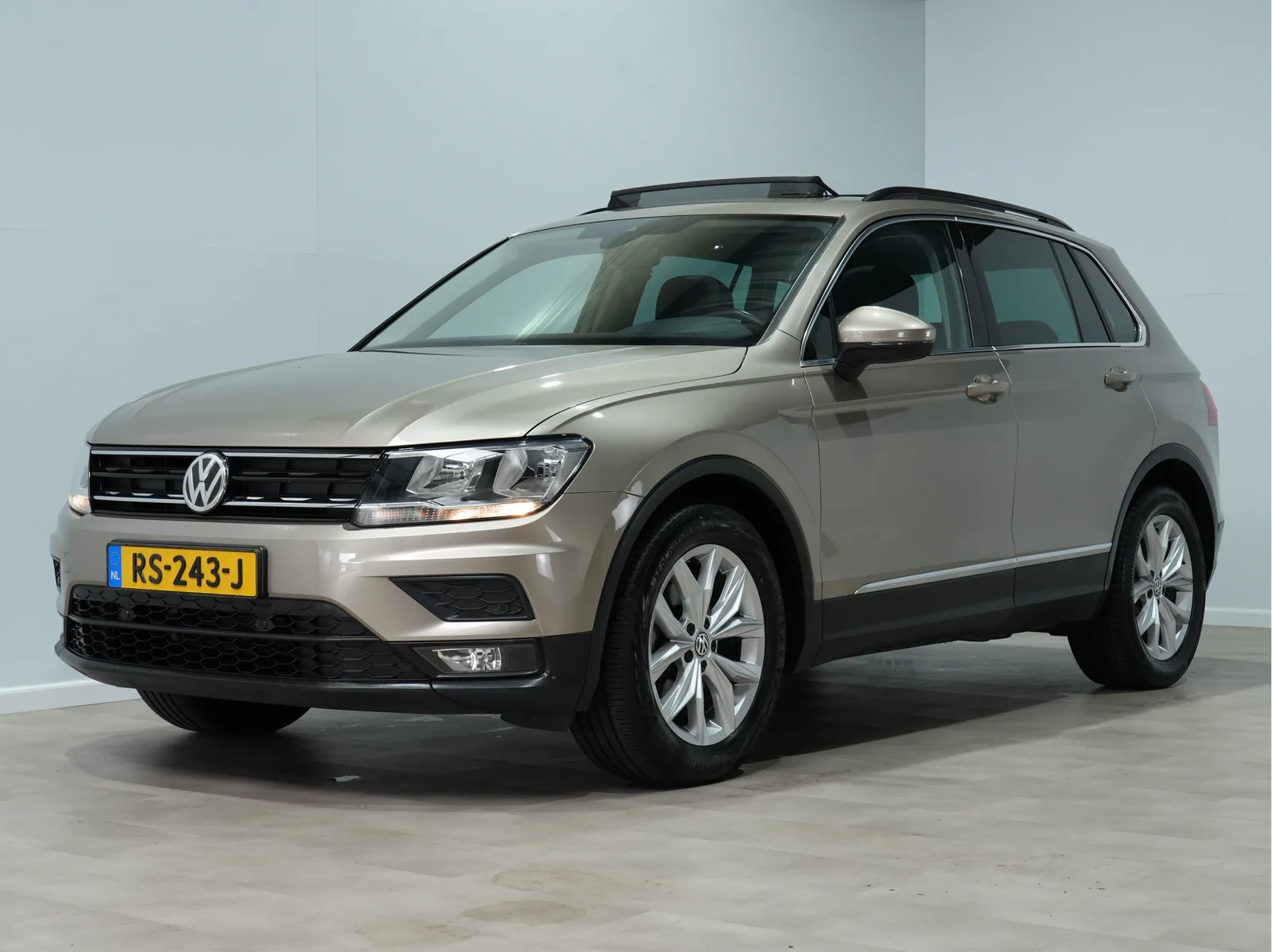 Volkswagen Tiguan (2018) — foto 1