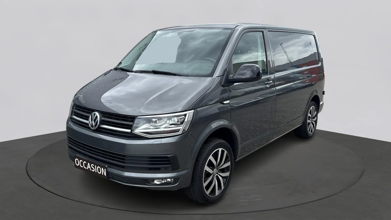 Volkswagen Transporter (2019) — foto 1