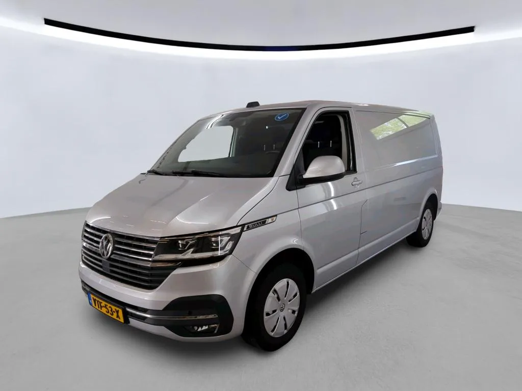 Volkswagen Transporter (2023) — foto 1