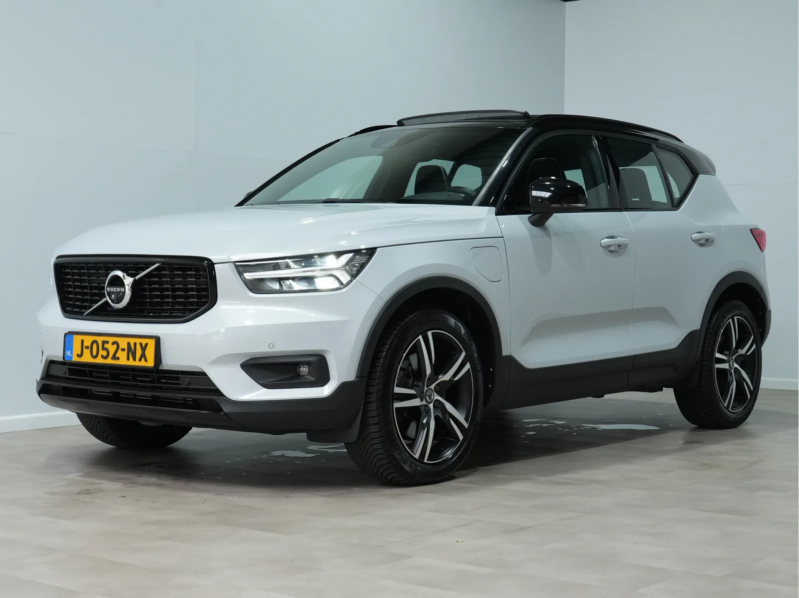 Volvo XC40 (2020) — foto 1