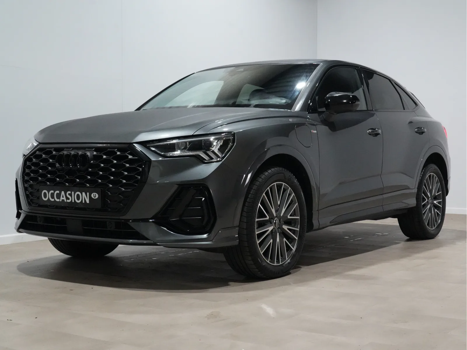 Audi Q3 Sportback (2024) — foto 1