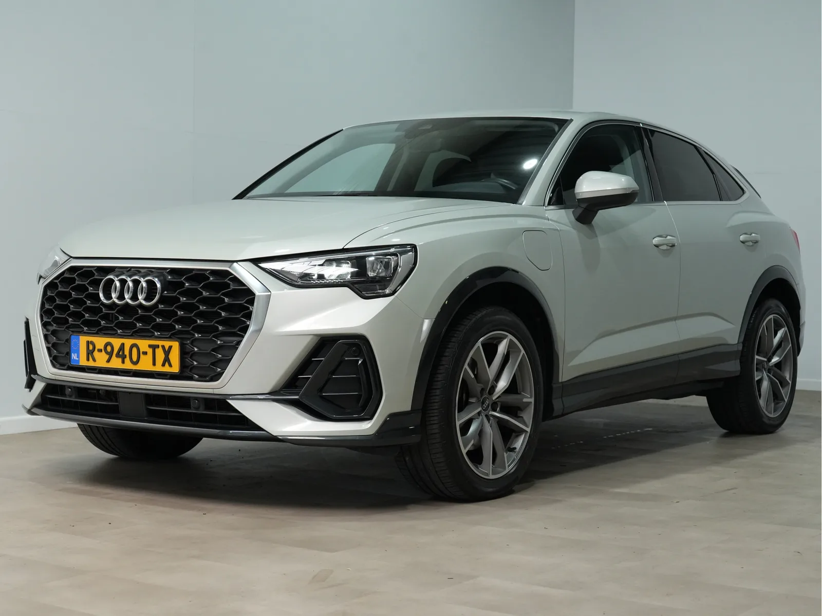 Audi Q3 Sportback (2021) — foto 1