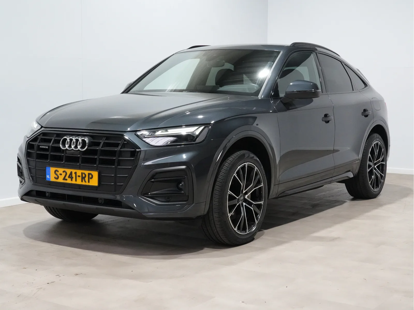 Audi Q5 Sportback (2022) — foto 1