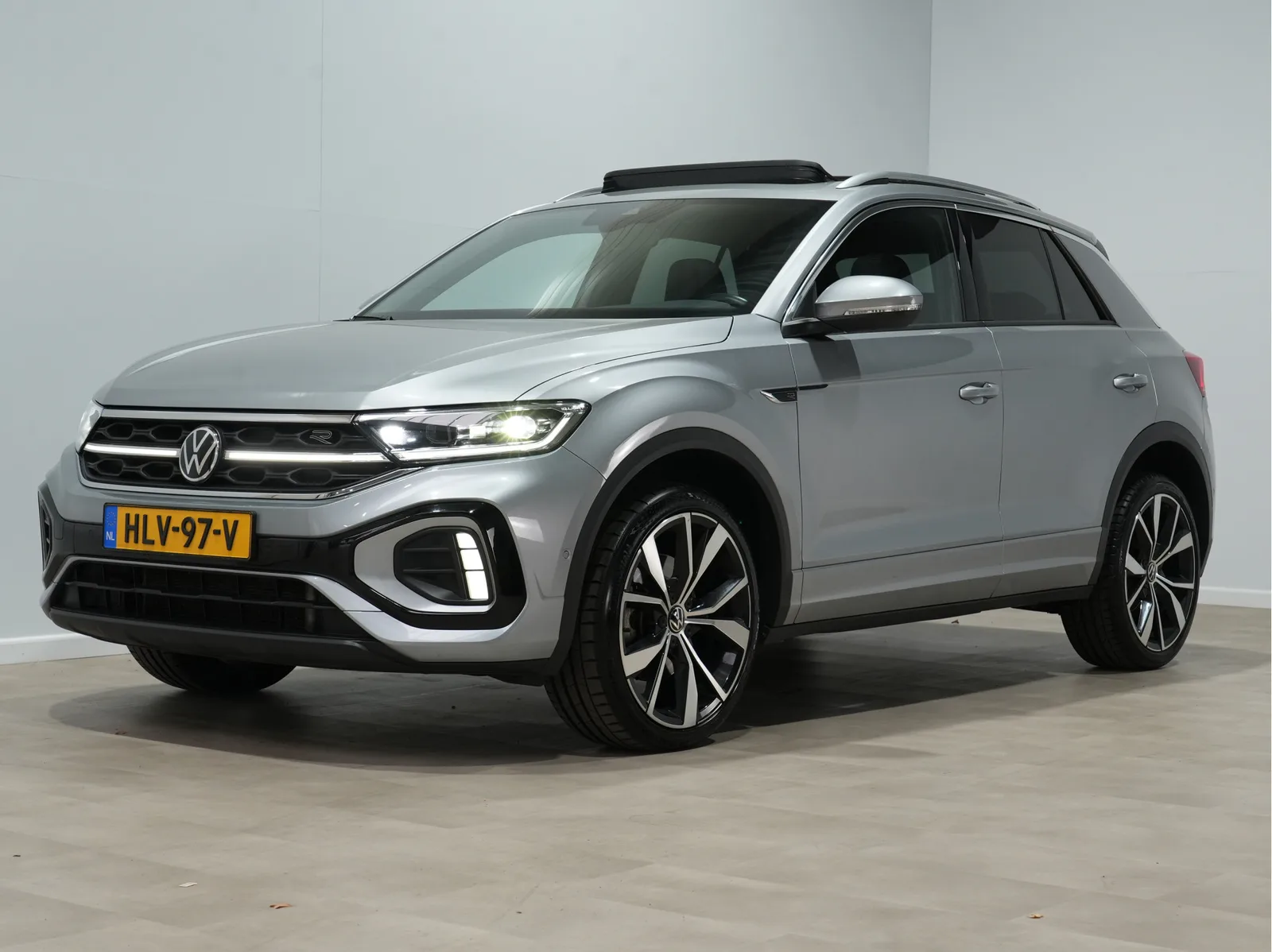 Volkswagen T-Roc (2025) — foto 1