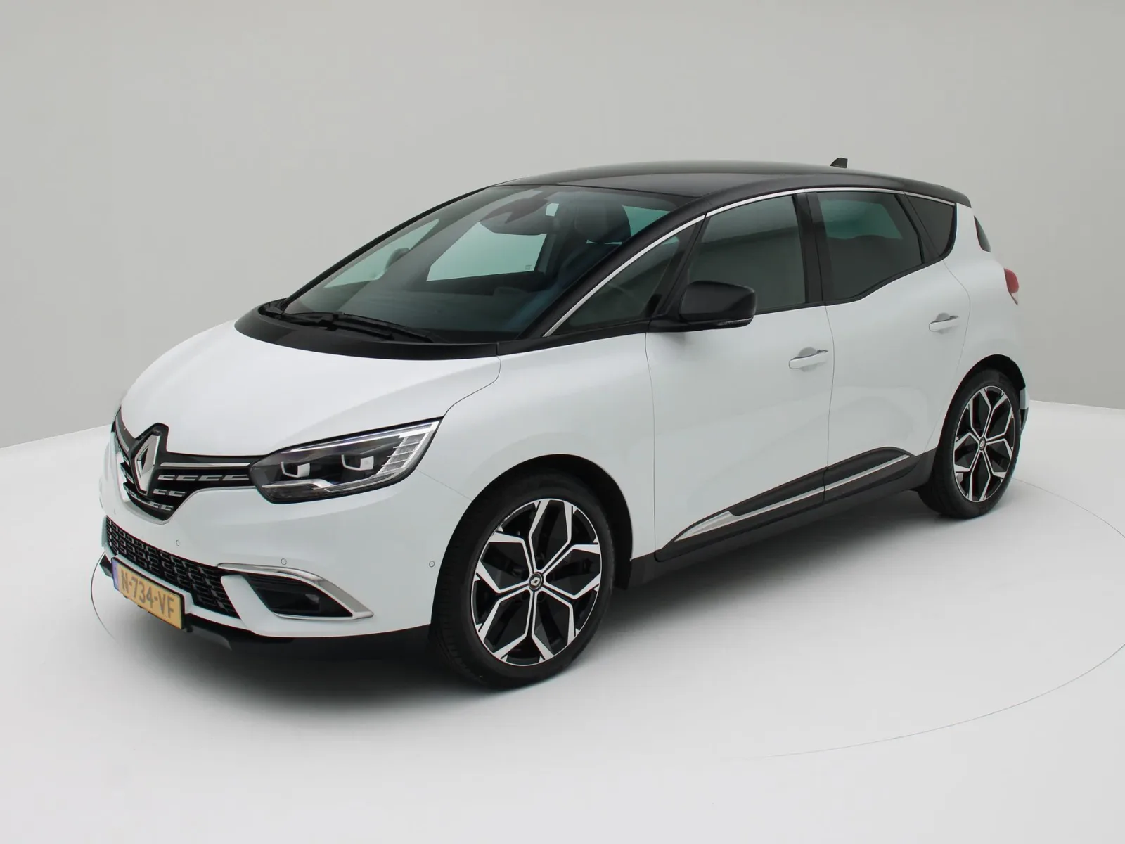 Renault Scénic (2022) — foto 1