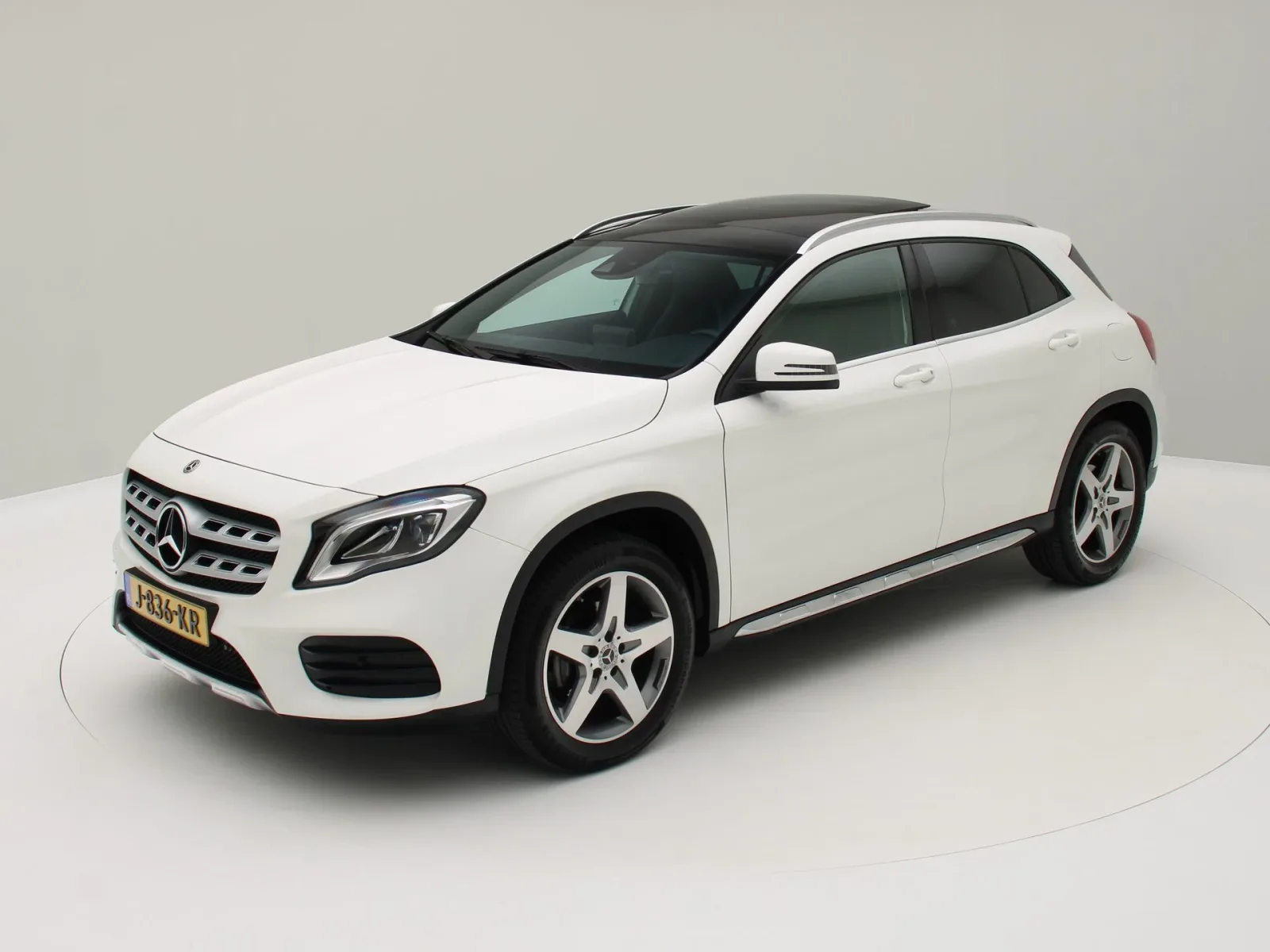 Mercedes-Benz GLA (2020) — foto 1