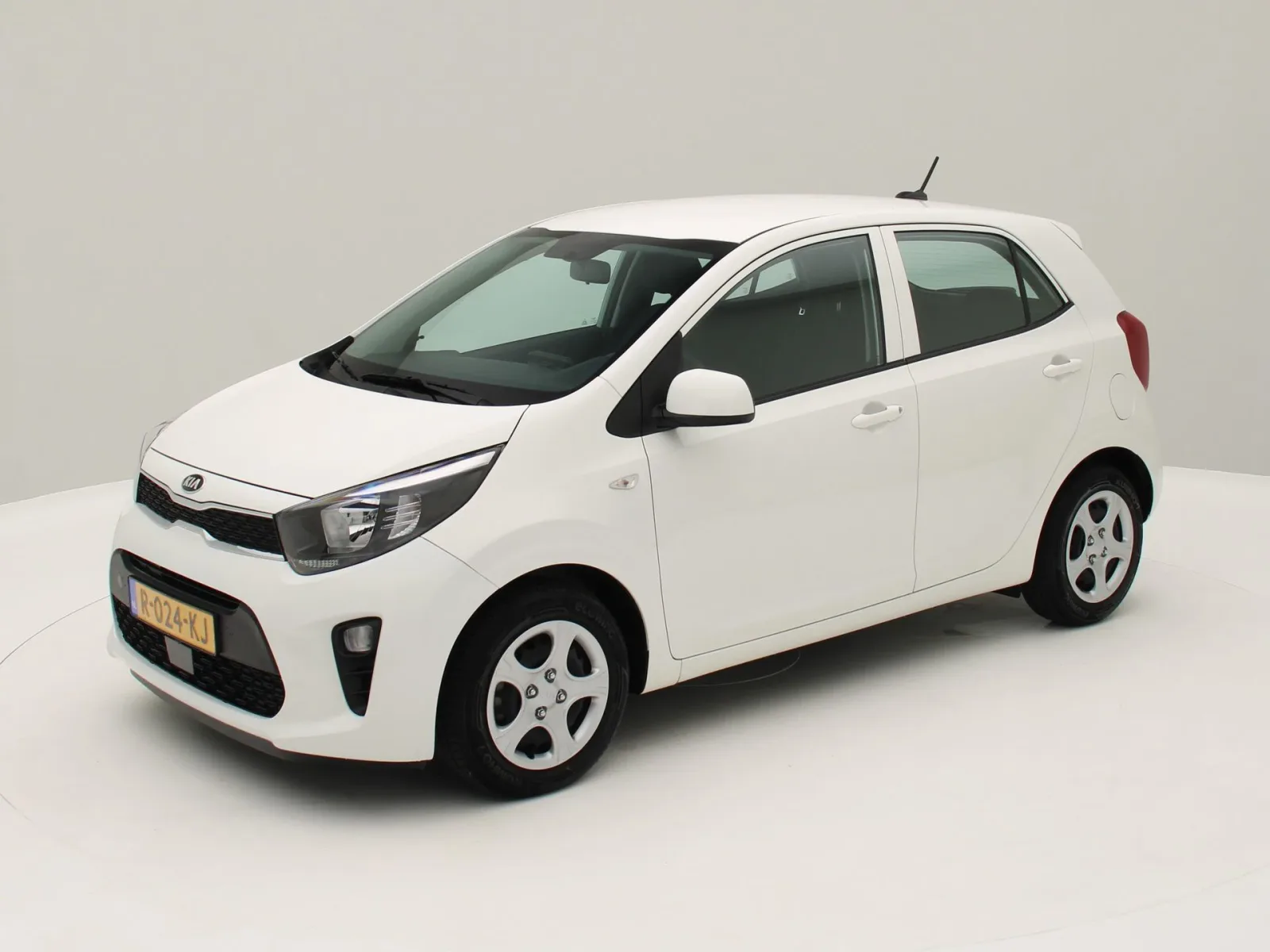 Kia Picanto (2022) — foto 1