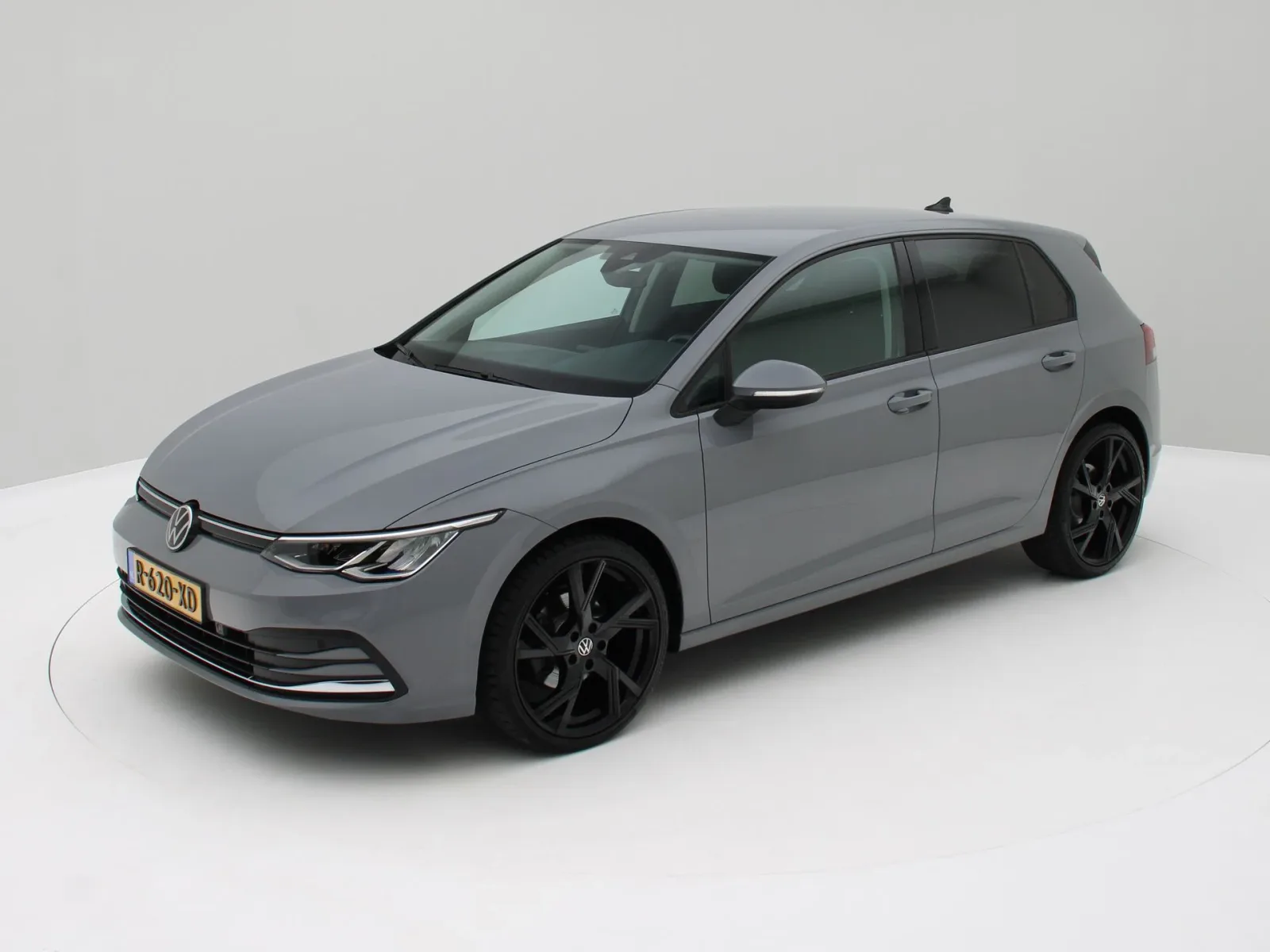 Volkswagen Golf (2022) — foto 1