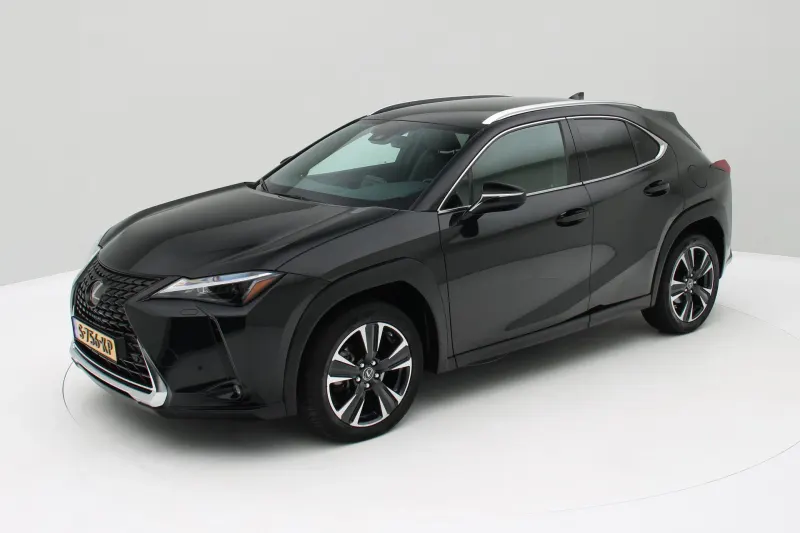Lexus UX (2023)
