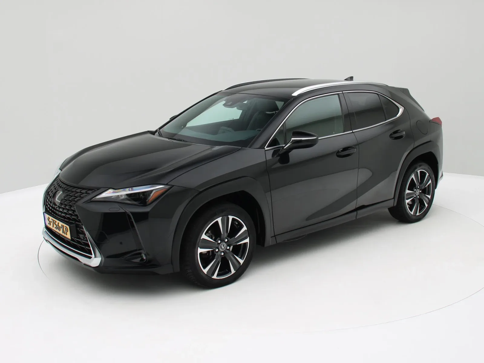 Lexus UX (2023) — foto 1
