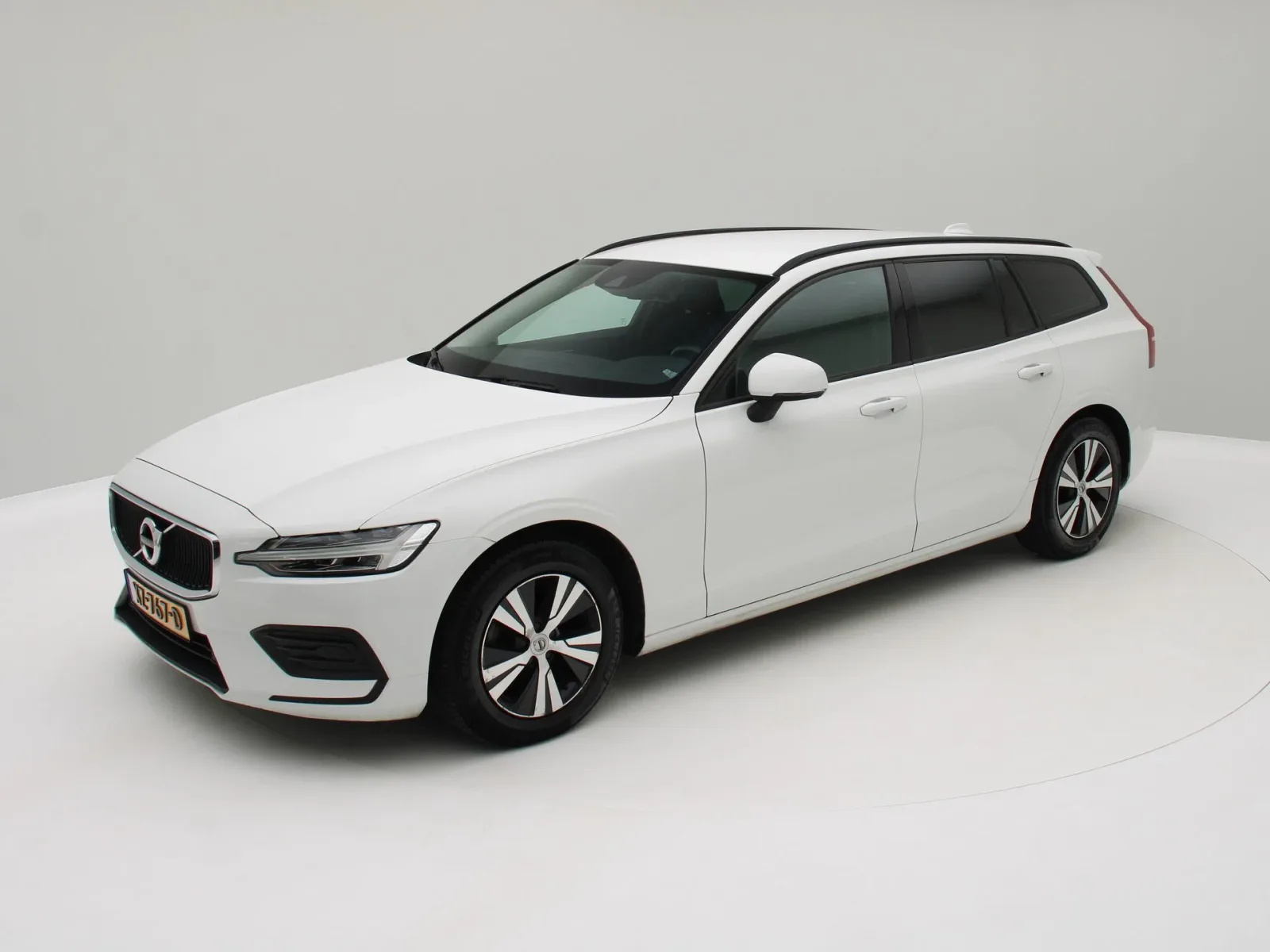 Volvo V60 (2019) — foto 1