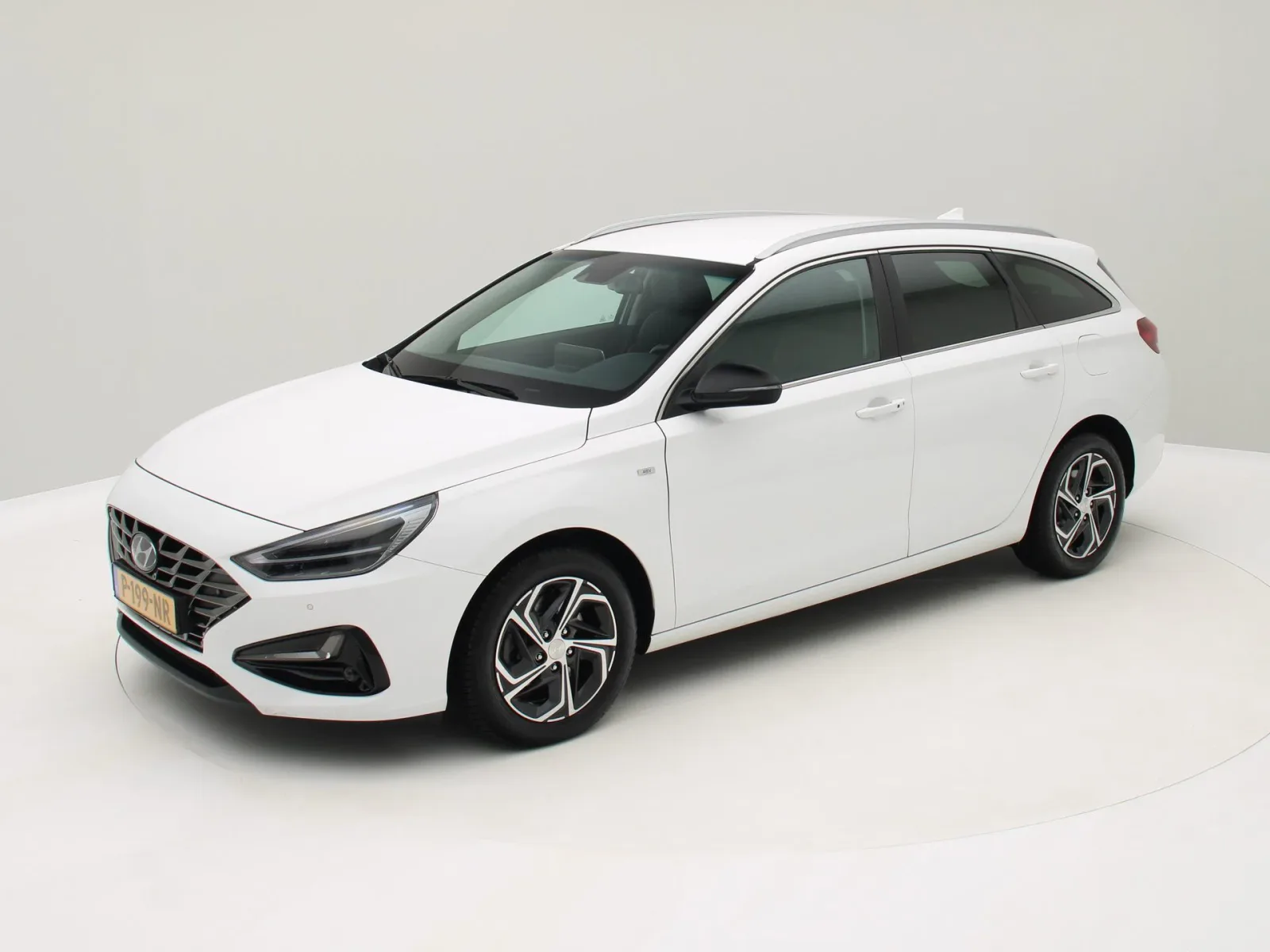 Hyundai i30 (2022) — foto 1