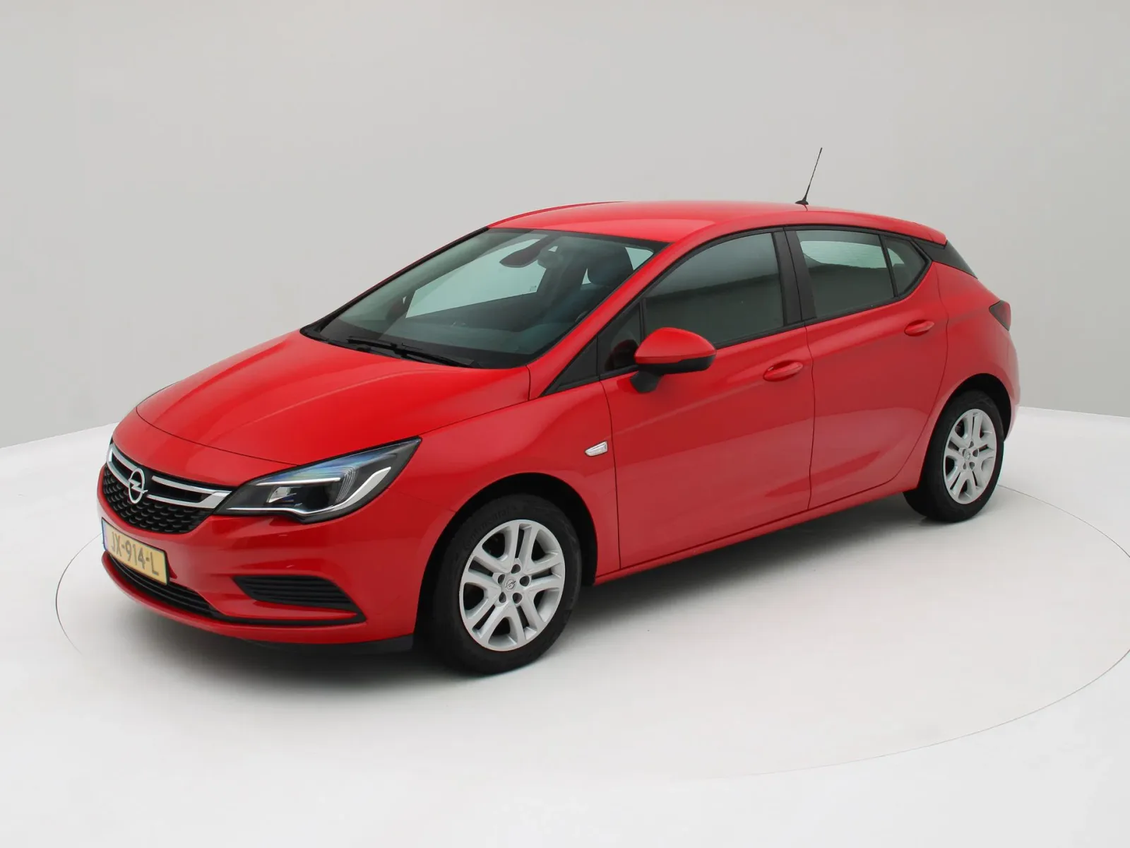 Opel Astra (2016) — foto 1