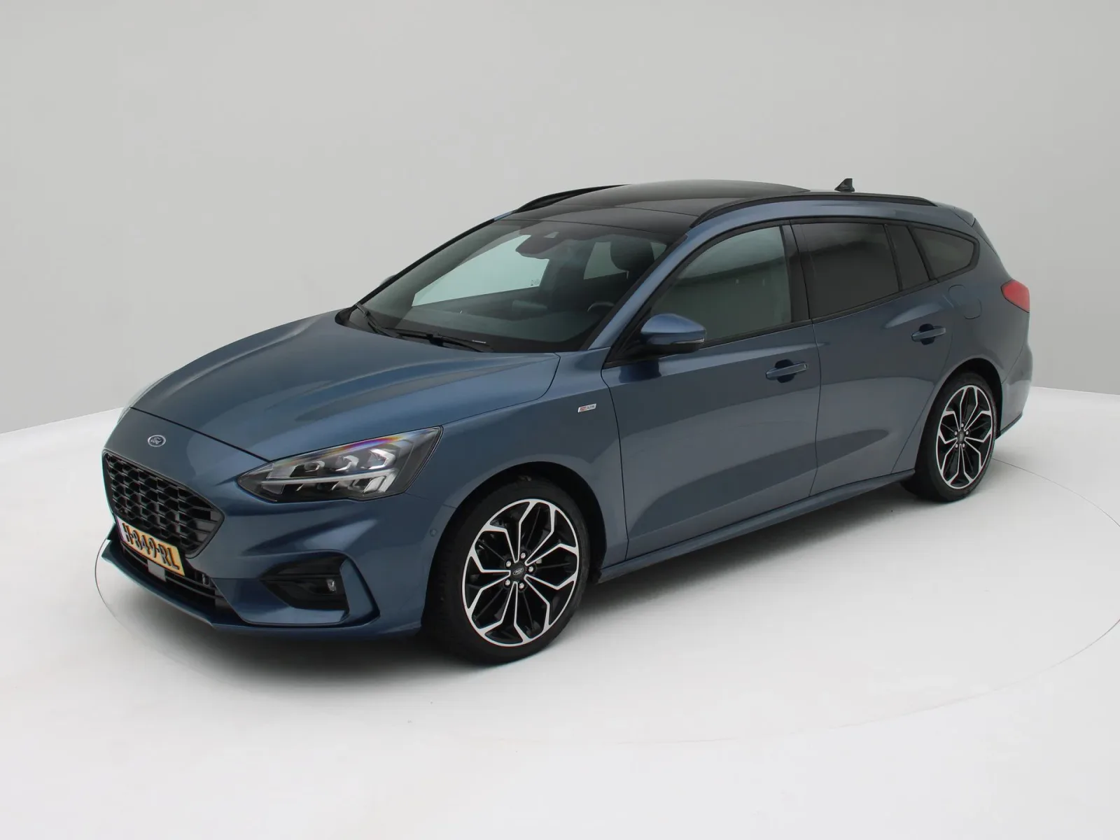 Ford Focus (2020) — foto 1