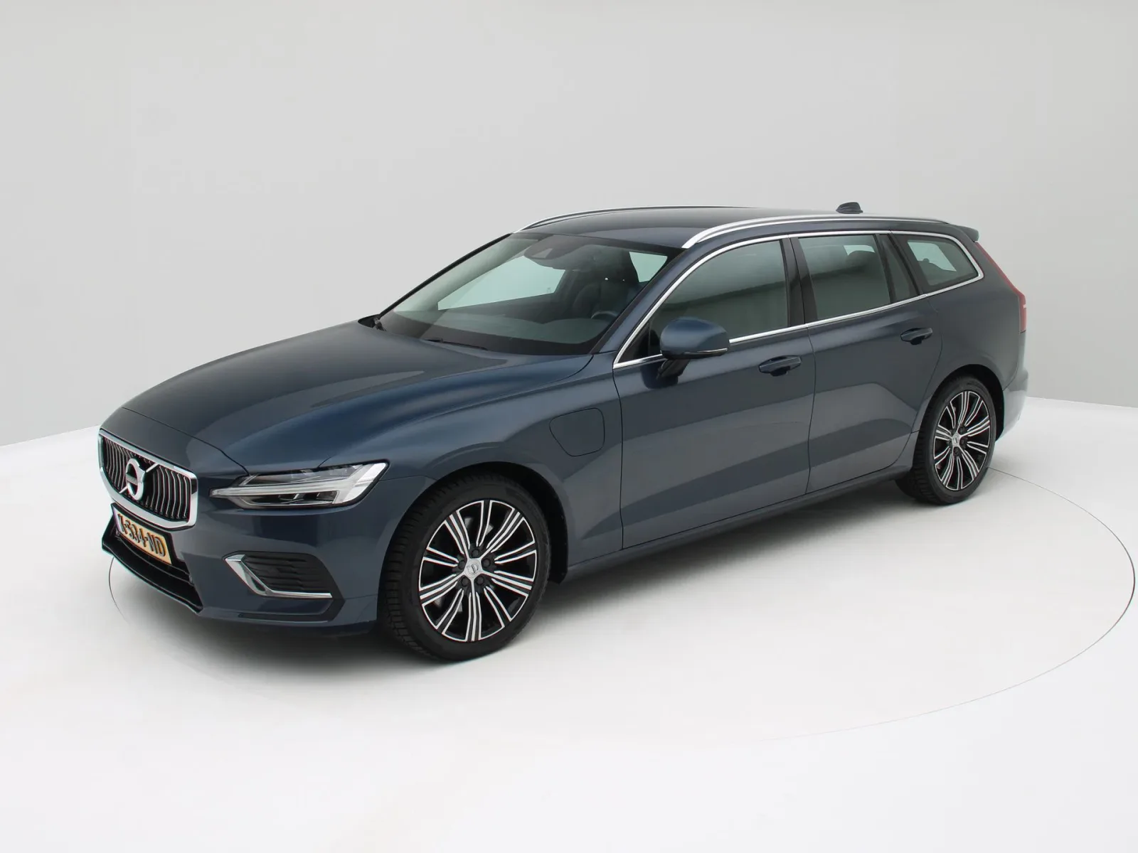 Volvo V60 (2021) — foto 1