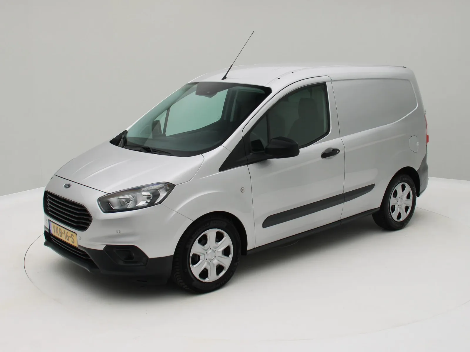 Ford Transit (2021) — foto 1