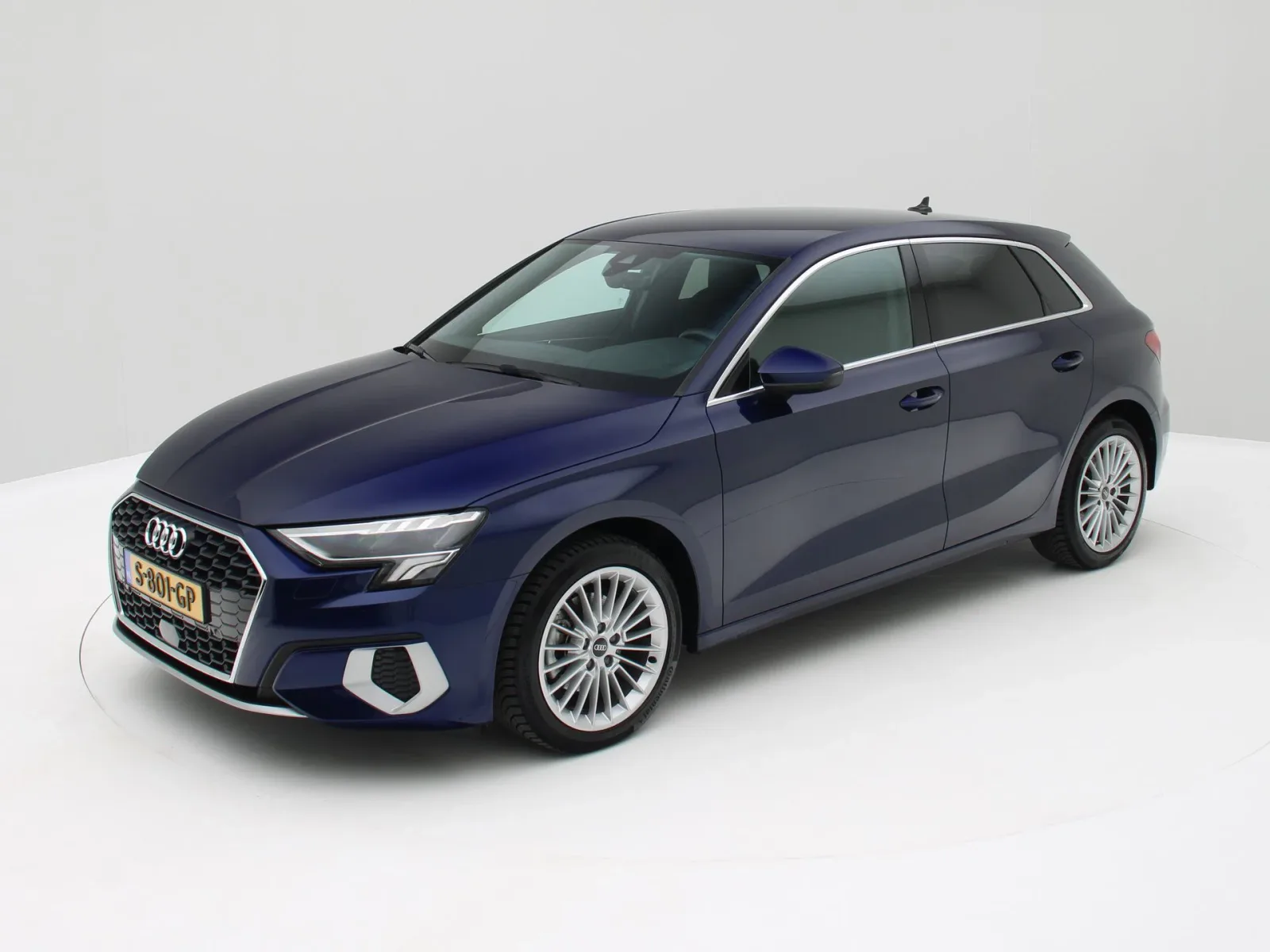 Audi A3 (2023) — foto 1