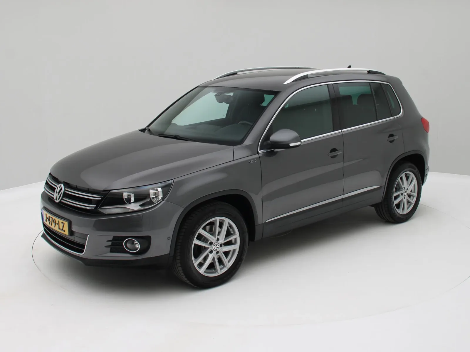 Volkswagen Tiguan (2016) — foto 1